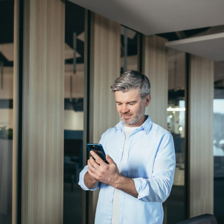 Revolutionizing Contracting: Embracing the Mobile App Advantage